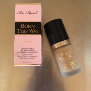 Too Faced Born this way foundation